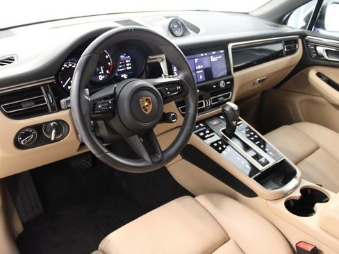 Certified 2023 Porsche Macan Turbo image 21