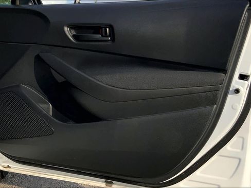 Used 2025 Toyota Corolla LE image 21