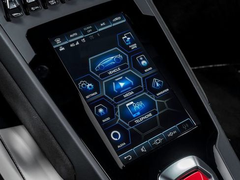 Used 2020 Lamborghini Huracan EVO RWD image 24