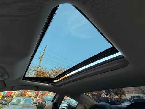 Used 2015 INFINITI Q60 Sport Limited image 22