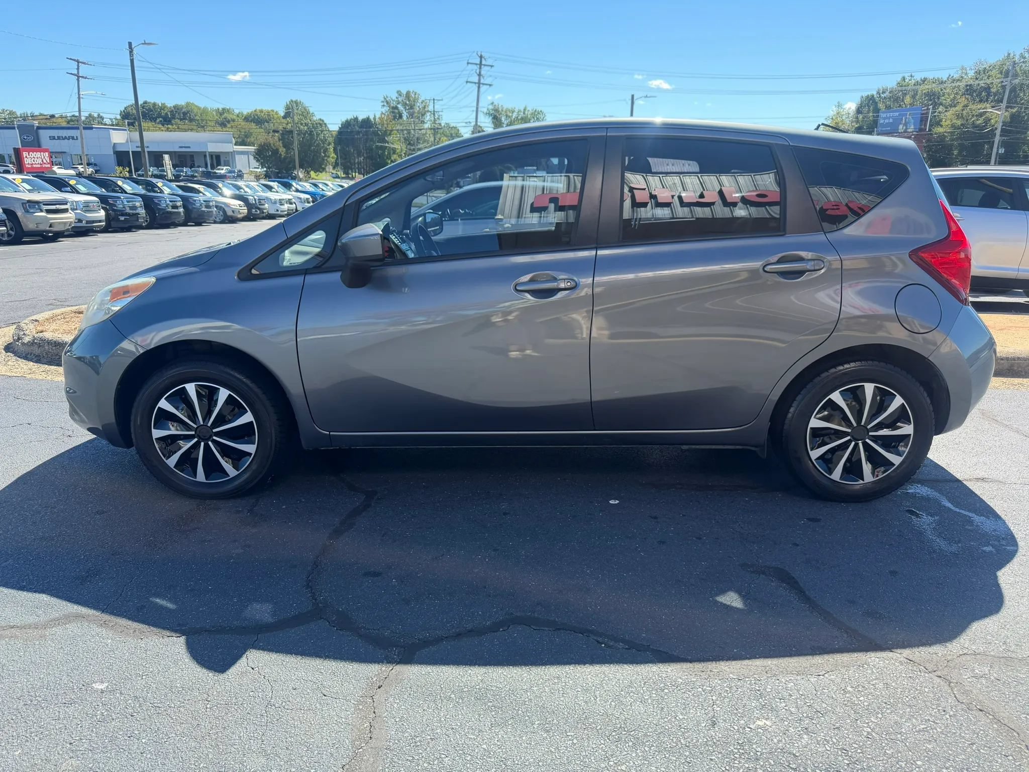 Used 2016 Nissan Versa Note SV FWD image 4