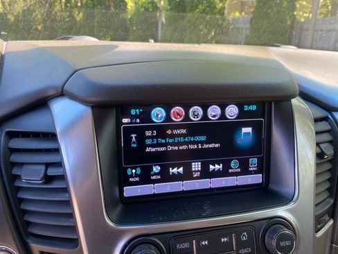 Used 2020 Chevrolet Suburban Premier AWD/4WD image 15