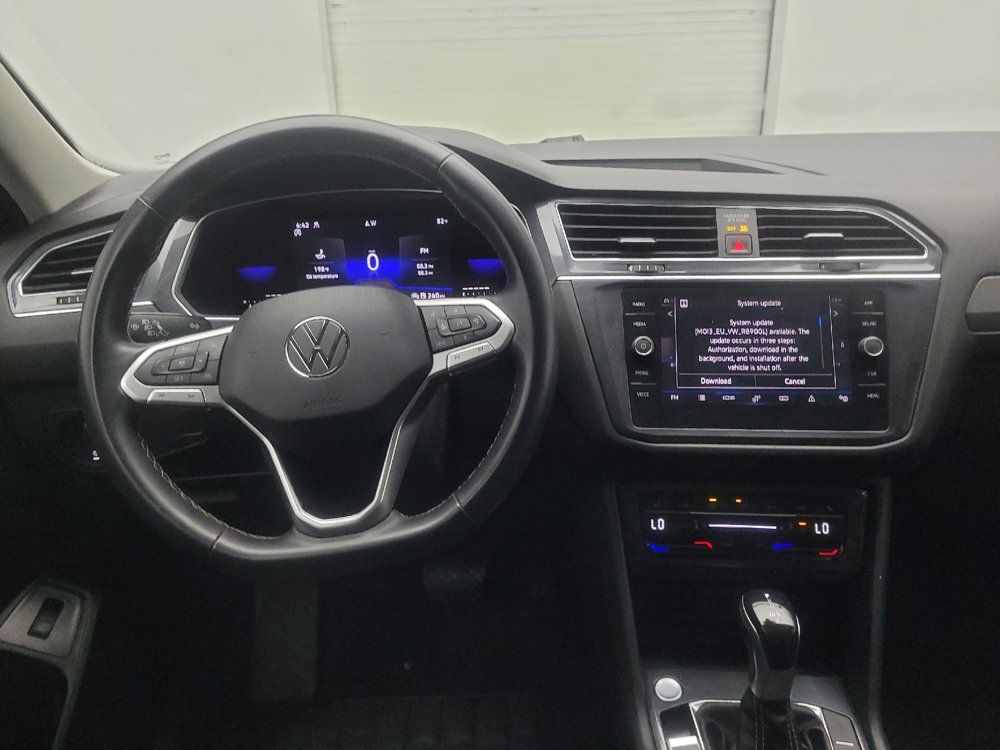 Used 2022 Volkswagen Tiguan SE AWD/4WD image 22