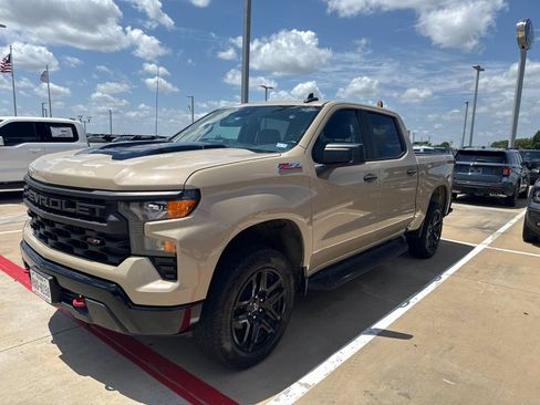 Used 2022 Chevrolet Silverado 1500 Custom Trail Boss w/ LPO, Dark Essentials Package AWD/4WD image 12