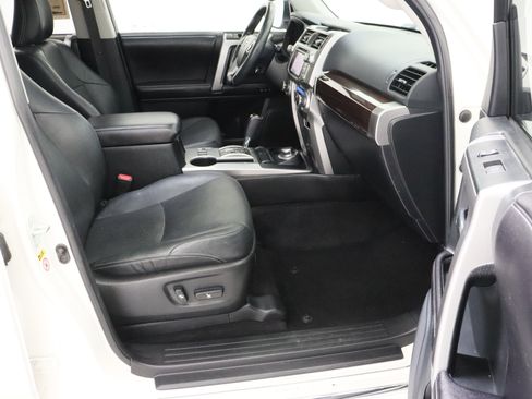 Used 2016 Toyota 4Runner Limited AWD/4WD image 41