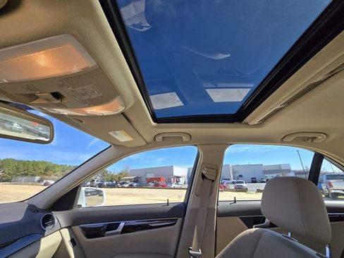 Used 2014 Mercedes-Benz C 250 Sedan image 24