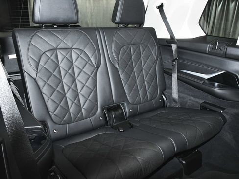 Used 2024 BMW X7 xDrive40i image 67