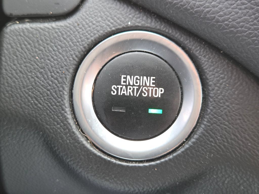 Used 2020 Chevrolet Equinox LT FWD image 32