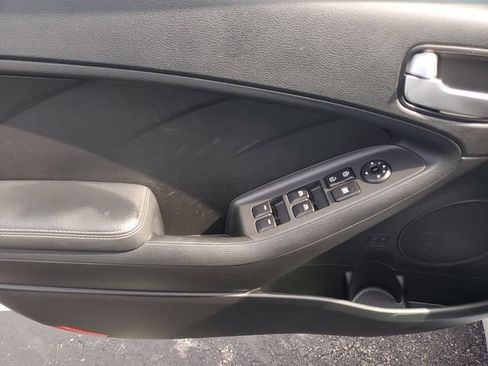 Used 2017 Kia Forte LX FWD image 19
