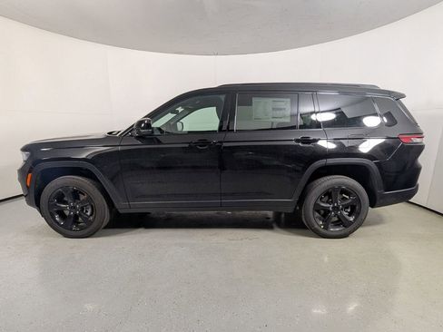 New 2025 Jeep Grand Cherokee L Altitude image 4