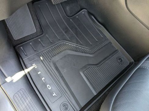 Certified 2025 Honda Pilot EX-L image 28