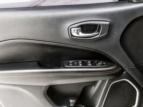 Used 2019 Jeep Compass Limited w/ Safety & Security Group AWD/4WD image 26