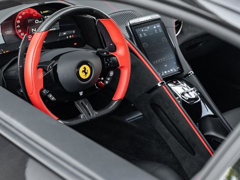 Used 2023 Ferrari Roma image 13