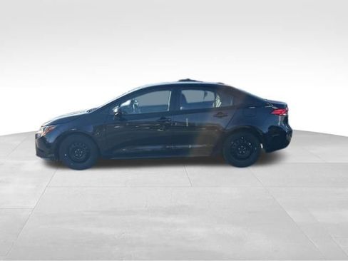 Used 2024 Toyota Corolla LE image 2