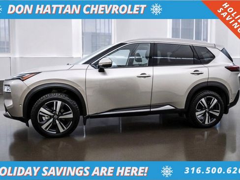 Used 2021 Nissan Rogue Platinum image 2