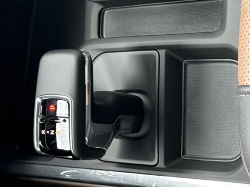 Used 2026 Chevrolet Silverado 1500 High Country w/ High Country Premium Package AWD/4WD image 26