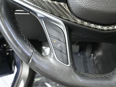 Used 2017 Cadillac XT5 Luxury image 31