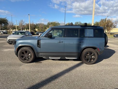 Used 2023 Land Rover Defender 110 SE image 2