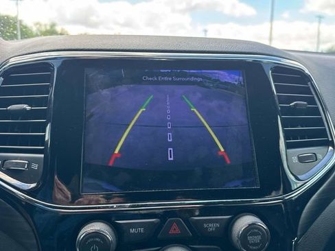 Used 2020 Jeep Grand Cherokee Altitude image 30