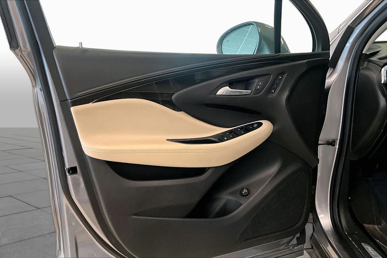 Used 2020 Buick Envision Essence w/ LPO, Cargo Package FWD image 19
