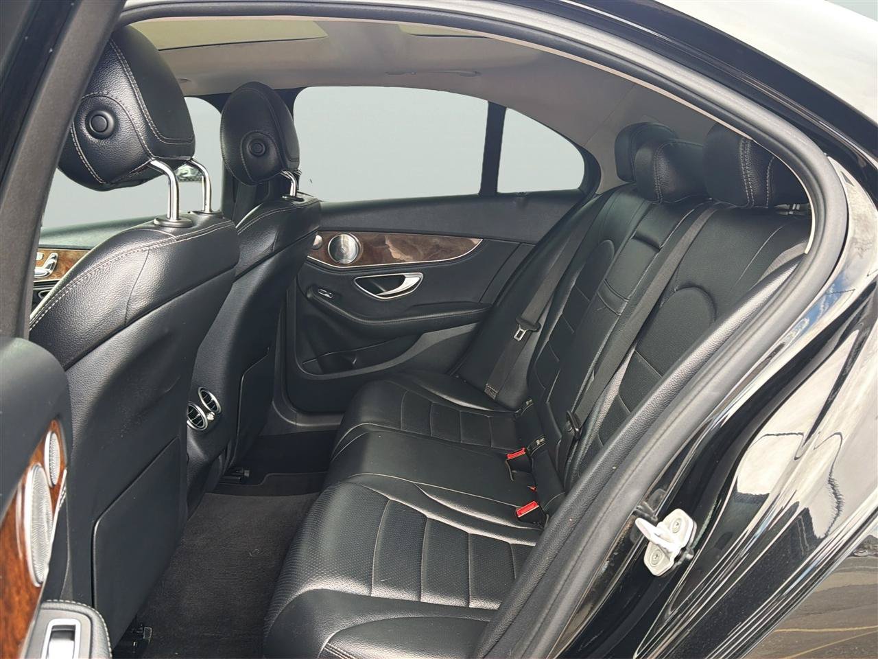 Used 2015 Mercedes-Benz C 300 4MATIC Sedan image 16