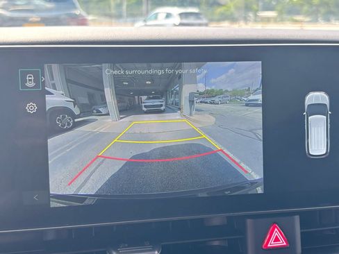 Used 2026 Kia Carnival FWD image 21