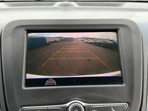 Used 2021 Chevrolet Equinox LS w/ LS Convenience Package image 12