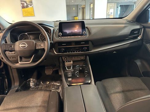 Used 2025 Nissan Rogue SV image 36