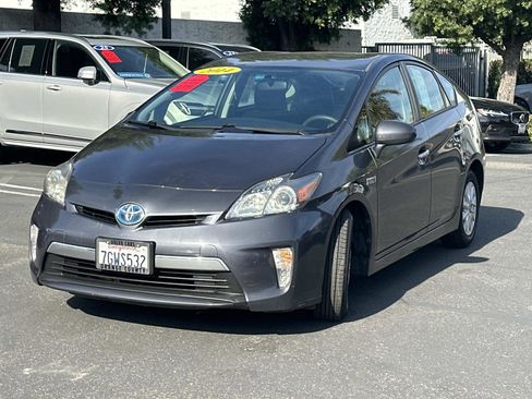 Used 2014 Toyota Prius Plug-In Hybrid image 8