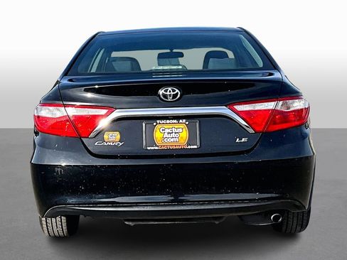 Used 2017 Toyota Camry LE image 4
