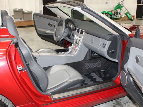 Used 2006 Chrysler Crossfire Limited RWD image 10