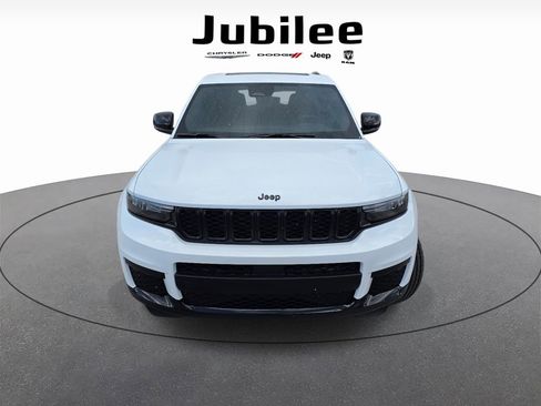 New 2025 Jeep Grand Cherokee L Altitude AWD/4WD image 2
