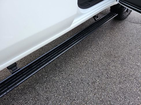 Used 2025 GMC Sierra 2500 AT4 w/ AT4 Premium Plus Package image 9