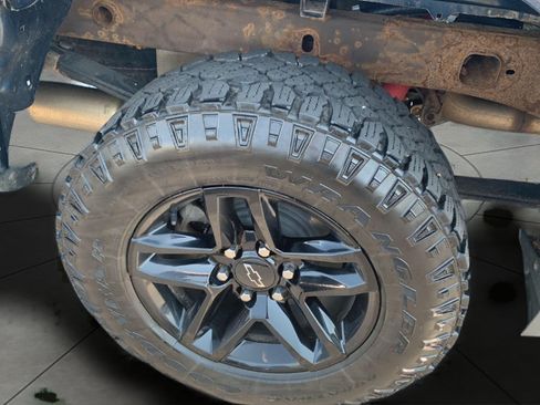 Used 2021 Chevrolet Silverado 1500 LT Trail Boss w/ Convenience Package II AWD/4WD image 26
