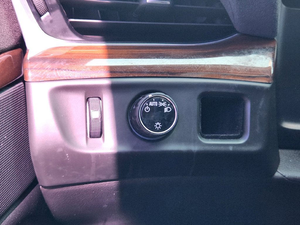 Used 2020 Cadillac Escalade 2WD w/ LPO, Radiant Package image 22