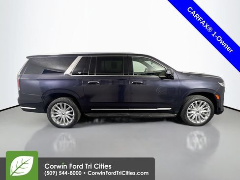 Used 2022 Cadillac Escalade ESV Premium Luxury AWD/4WD image 19