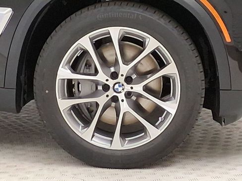 New 2026 BMW X5 xDrive50e w/ Parking Assistance Package AWD/4WD image 11