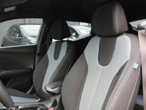 Used 2020 Hyundai Veloster 2.0 FWD image 9