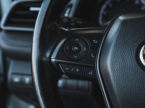 Used 2021 Toyota Camry SE w/ Convenience Package image 27