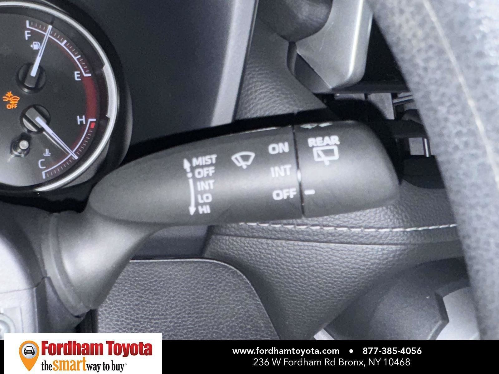 Used 2025 Toyota RAV4 LE AWD/4WD image 22