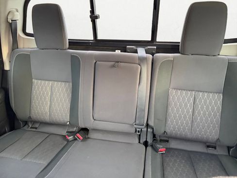 Used 2021 Nissan Titan SV image 13