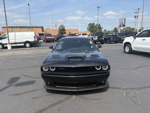 Used 2021 Dodge Challenger R/T Scat Pack w/ Driver Convenience Group RWD image 3