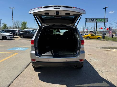 Used 2018 Jeep Grand Cherokee Limited AWD/4WD image 13