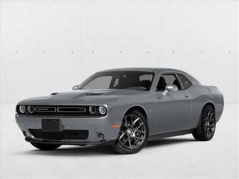 Used 2016 Dodge Challenger R/T RWD image 1