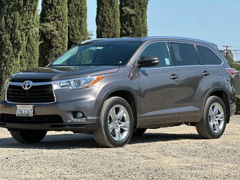 Used 2015 Toyota Highlander Limited AWD/4WD image 8