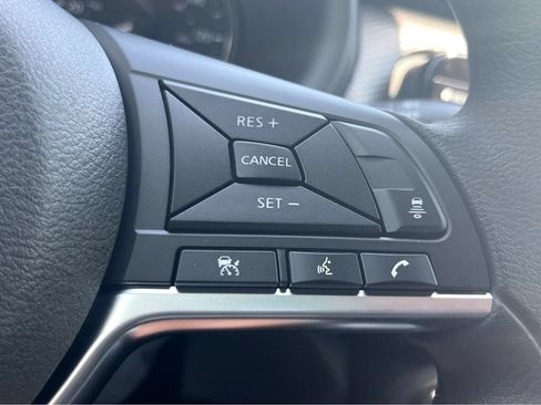 Used 2024 Nissan Kicks SV FWD image 22