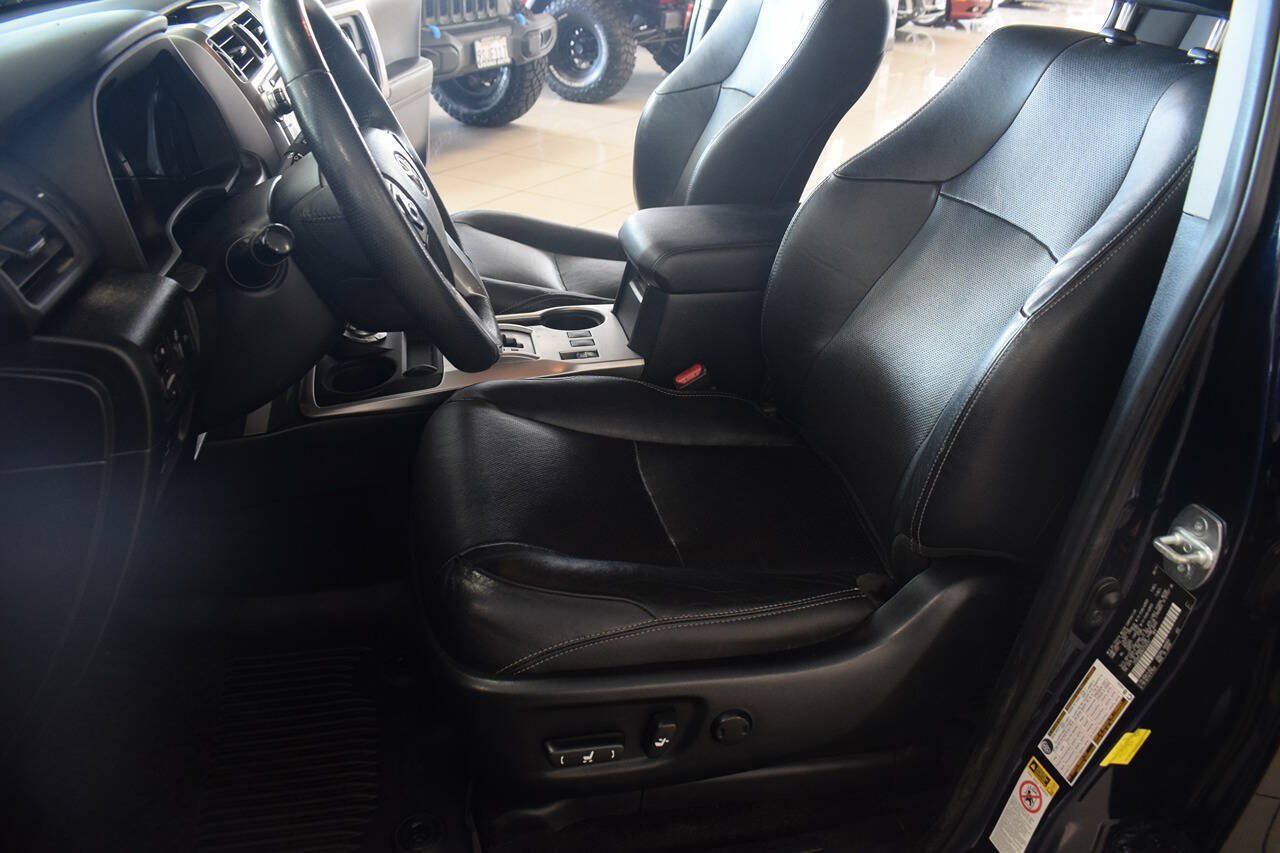 Used 2019 Toyota 4Runner Limited AWD/4WD image 39