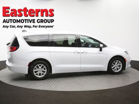 Used 2022 Chrysler Voyager LX FWD image 42