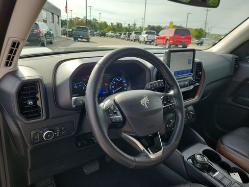 Used 2022 Ford Bronco Sport Outer Banks w/ Tech Package AWD/4WD image 19