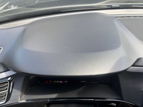 Used 2026 Volkswagen Atlas Cross Sport SE FWD image 37